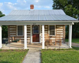 Quaint Historic Log Cabin Overlooking The James River. - Buchanan - Building