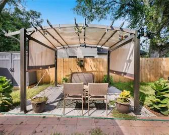 Ybor City gorgeous 7/3 house - Tampa - Patio