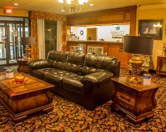 Quality Inn & Suites Erie near Casino - Erie - Lounge