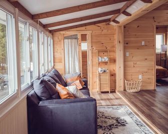 Cozy Mountain Cabin near Ohiopyle, Hot-Tub - Confluence - Sala de estar