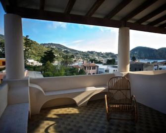 Pietra Pomice Hotel - Lipari - Balcone