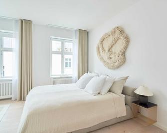 4BR exclusive apartment next to the Royal Theatre - Copenhagen - Bedroom