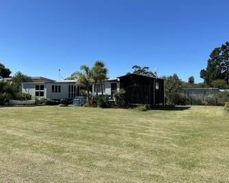 Unique Bach in a quiet setting - Nuhaka - Building