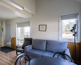 Studios d'hébergement du Domaine - Saint-Irénée - Wohnzimmer