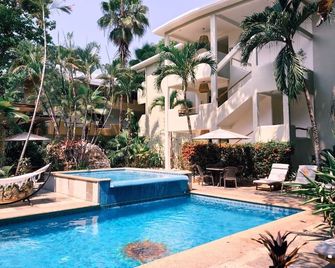 Hotel Chablis Palenque - פלנקה - בריכה