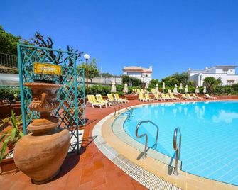Grand Hotel Terme Di Augusto - Lacco Ameno - Pool