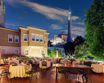 Hagia Sofia Mansions Istanbul, Curio Collection by Hilton - Istanbul - Restaurant