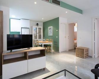 LR Parking incluido ubicacion central - Seville - Living room