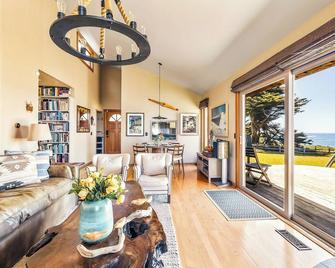 Ocean Front 2 Bedroom Home / Hot Tub / Fireplace - Mendocino - Soggiorno