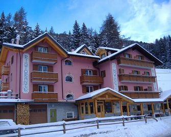Hotel La Roccia - Passo del Tonale - Building
