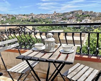 Villa Ambra B&B - Noto - Balkon