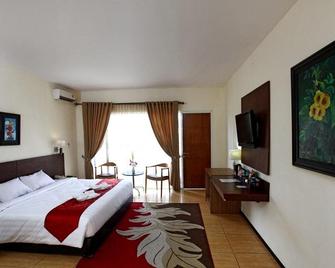 Pondok Jatim Park Hotel & Cafe - Batu - Bedroom