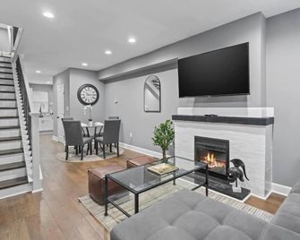 Charming Home Parking, Sleeps 10, Wfh Space - Baltimore - Salon