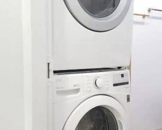 Spacious; Cozy; serene; relaxing; quiet neighborhood - Arima - Laundry facility