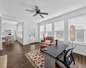 Exec 4br3ba 3 Desks, Fios Garage Adults 18 - มิดเดิลทาวน์