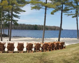 Spacious Lakefront Townhome on Castle Rock Lake, Massage Chair, Pet Friendly! - Mauston - Beach