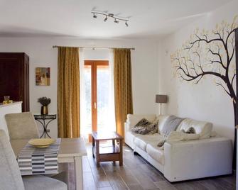 Ecolodge Selvitelle - Perfect Hide Away in the Middle of Nature - Cicerale - Sala de estar