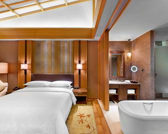Sheraton Grand Hangzhou Wetland Park Resort - Hangzhou - Bedroom