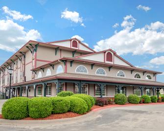 Comfort Inn Warrensburg Station - Warrensburg - Building
