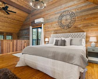 Sandy River Retreat - Sandy - Bedroom