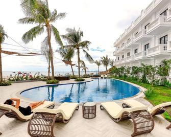 Seaside Boutique Resort Quy Nhon - Qui Nhon - Pool