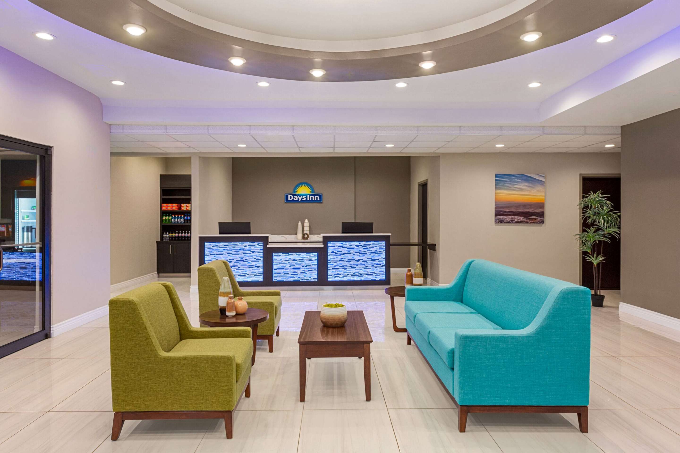 Days Inn & Suites by Wyndham Tomball/Houston NW - Tomball - Lobby