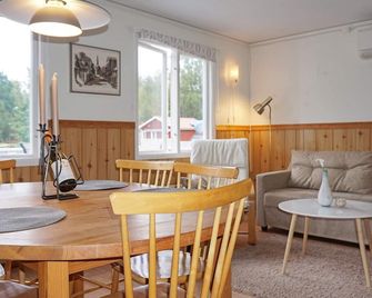 7 Person Holiday Home in Virserum-by Tra - Virserum - Comedor