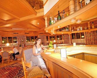 Hotel Kajetansbrücke - Serfaus - Bar
