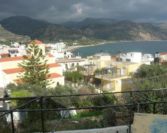 Giorgos Apartments - Palaiochora - Outdoors view