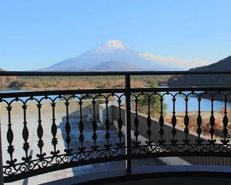 Shoji Mount Hotel - Fujikawaguchiko - Balcony