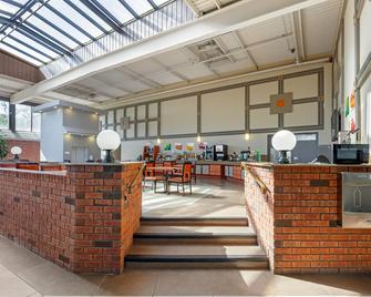 Quality Inn & Conference Centre - Midland - Dining room