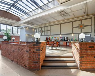 Quality Inn & Conference Centre - Midland - Essbereich