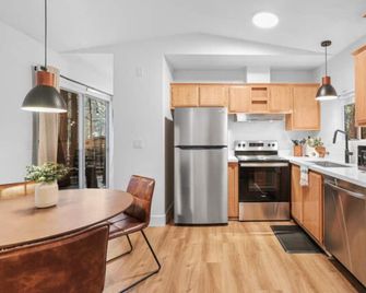 Modern Cabin (Hawthorne) - Dunsmuir - Cocina