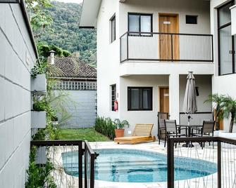 Tons de Mar Apart Hotel - Ubatuba - Piscina