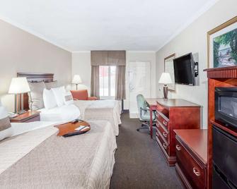 Days Inn by Wyndham Destin - Destin - Soveværelse