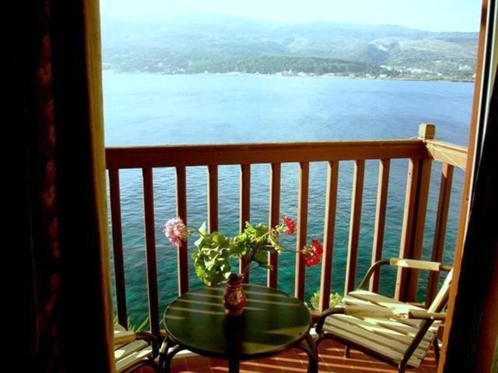 Mirini Hotel - Samos - شرفة