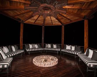 Lejwe La Metsi Game Farm Pty Ltd - Bela-Bela - Lounge