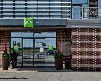 ibis Styles Arad - Arad - Edificio