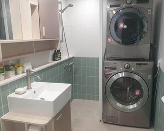 3-bedroom Urban Hideaway in enjoyable Suwon-si - Suwon - Laundry facility