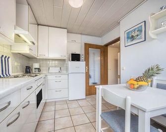 Holiday Apartment 'Sunshine' with Private Terrace, Private Garden and Wi-Fi - بورتا وستفاليكا - مطبخ