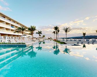 Princess Grand Jamaica Resort - Green Island - Pool