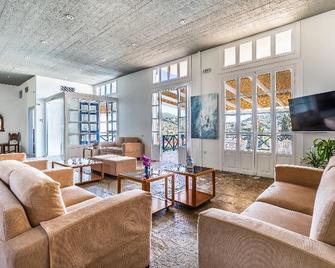 Aperitton - Skopelos - Lobby