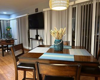 Cozy Escape - Beach Community of Playa Del Rey - Los Angeles - Dining room