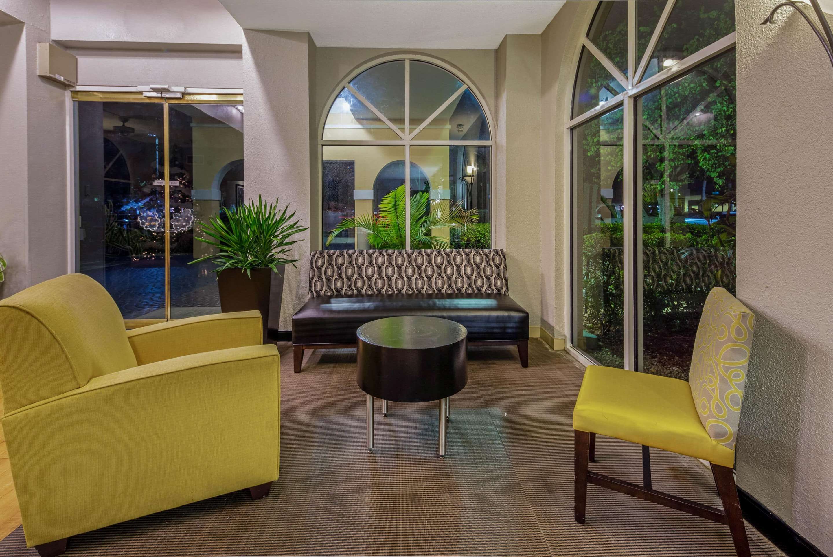 La Quinta Inn & Suites by Wyndham Miami Lakes - Miami Lakes - Lobby