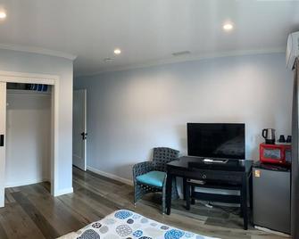 Guest Place in Pasadena w/ Private Entrance - Pasadena - Sala de estar