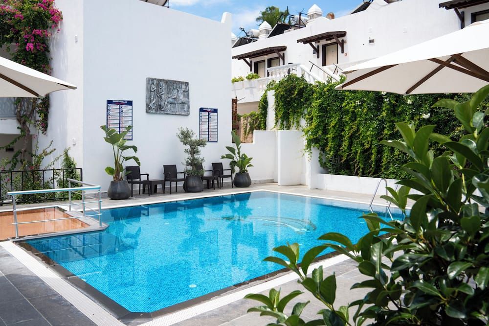 مانويلا هوتل