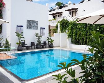 Manuela Hotel - Bitez - Zwembad