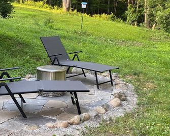 Birch Point at Cushman Cove- Entire Suite- King size bed, private setting - Wiscasset - Patio