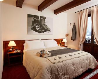 Hotel Dei Camosci - Courmayeur - Bedroom
