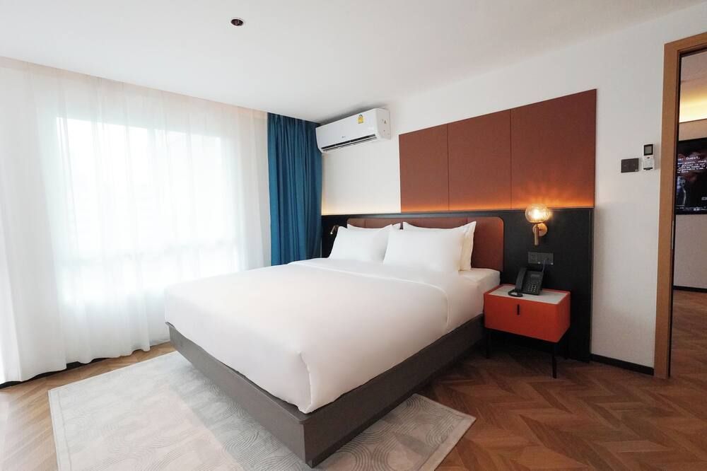 ال سيفين هوتل